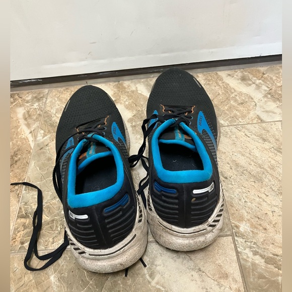 Brooks Adrenaline GTS 22s men’s size 13 black and blue color - Picture 4 of 8